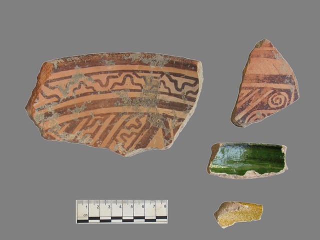 Fig. A. Sample of the Mamluk-period pottery from Trench T1/T3 (image by Jolanta Młynarczyk)