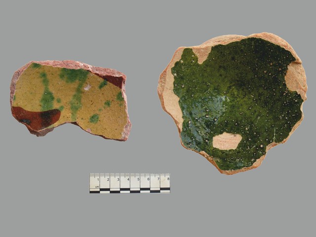 Fig. C. Sample of glazed pottery of the Mamluk from Trench T2-S (image by Jolanta Młynarczyk)